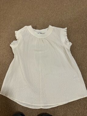VOY Cream Textured Ruffle Sleeve Top